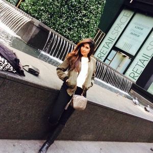 Meet your Posher, Aysha